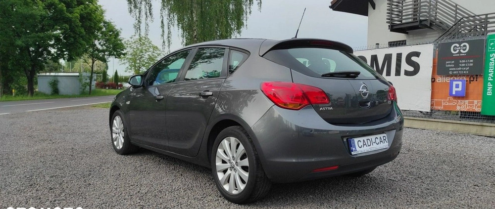 Opel Astra cena 22900 przebieg: 145000, rok produkcji 2011 z Orneta małe 121